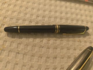2 penne Montblanc Meisterstück di spessore distinte