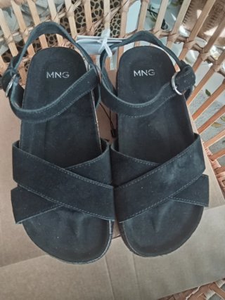 Sandalias MNG Piel Negro (35)