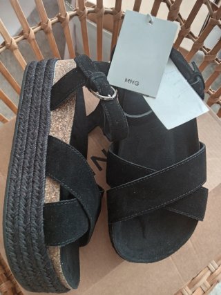 Sandalias MNG Piel Negro (35)