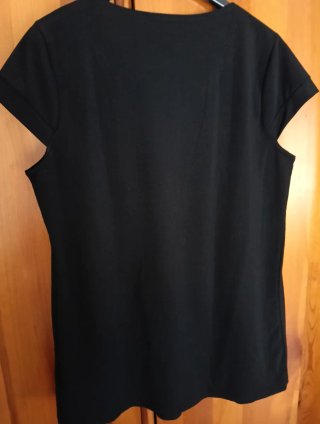 Blusa negra de verano.