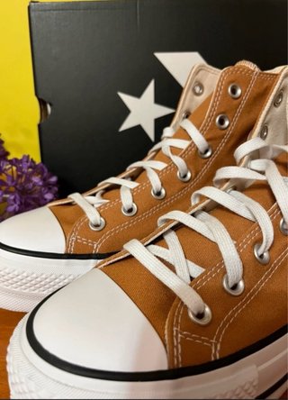 Zapatillas Converse Marrones y Blancas