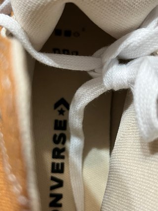 Zapatillas Converse Marrones y Blancas