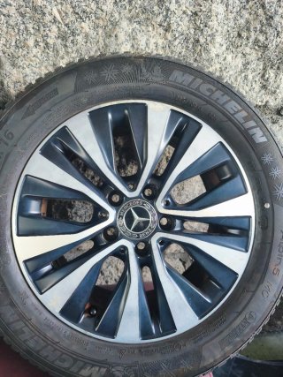Llantas Mercedes 16 con neumáticos Michelin