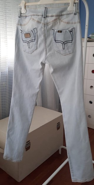 Camiseta Paramita y pantalón Lois de algodón