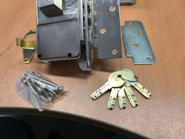 CERRADURA SOBREPONER SEGURIDAD AZBE