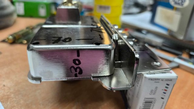 CERRADURA SOBREPONER SEGURIDAD AZBE