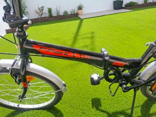 Bicicleta Plegable Negra.Solo un par de usos.