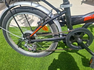 Bicicleta Plegable Negra.Solo un par de usos.