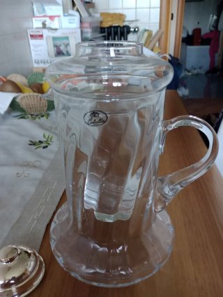 Brocca capiente con spazio ghiaccio