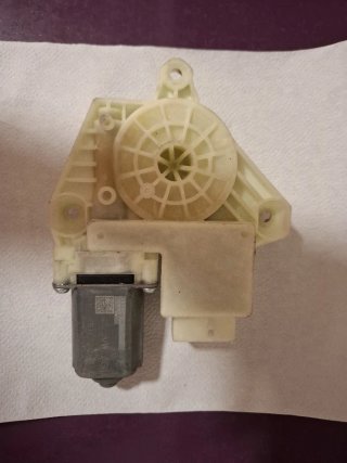 Motor elevalunas Golf 504959811D