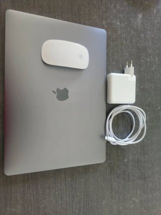 MacBook Pro 15 2019 i7