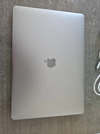 MacBook Pro 15 2019 i7