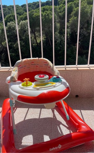 Andador infantil Safety 1st rojo