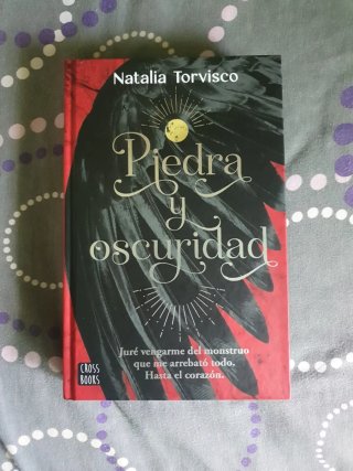 Piedra y oscuridad