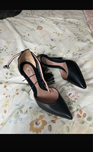 Zapatos de tacón Ezzio negros con flecos