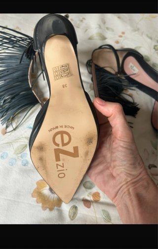 Zapatos de tacón Ezzio negros con flecos