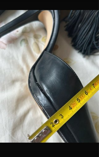 Zapatos de tacón Ezzio negros con flecos