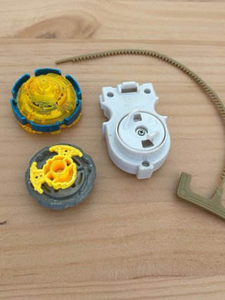 Beyblade Juguete con Lanzador y Accesorios