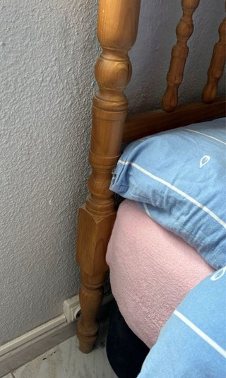 Cabecero de madera rústica