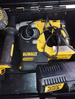 Kit taladro perforador y atornillador DEWALT