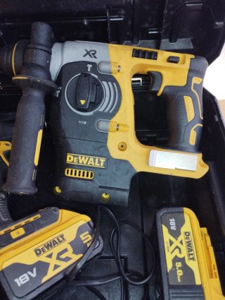 Kit taladro perforador y atornillador DEWALT