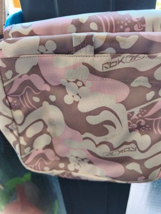 Bolso bandolera Reebok floral