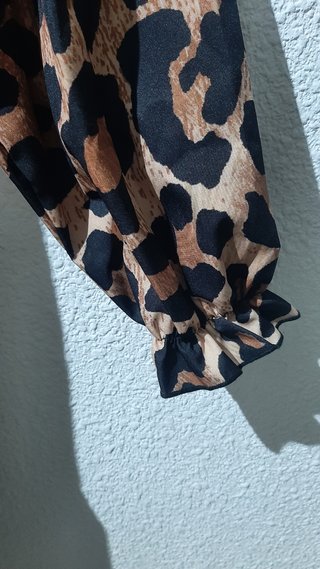 Vestido estampado leopardo manga larga