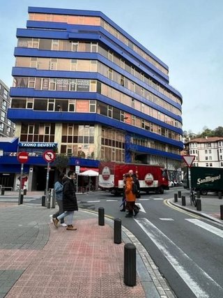 Local comercial en venta en San Pedro de Deusto-La Ribera en Bilbao