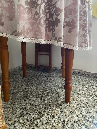 Mesa redonda cristal y tela