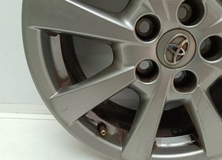 5202561 llanta r17 toyota avensis cross sport