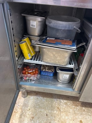 Mesa de trabajo para pizza con nevera