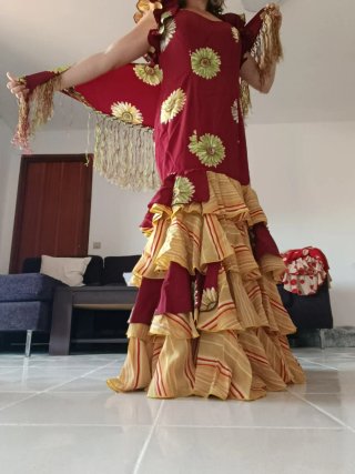 Traje de Flamenca COMPLETO + Mantoncillo + Enagua