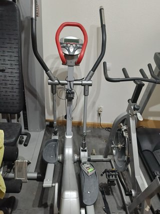 Máquina Elíptica BH Fitness