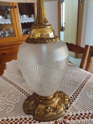 Lámpara de mesa bronce y cristal