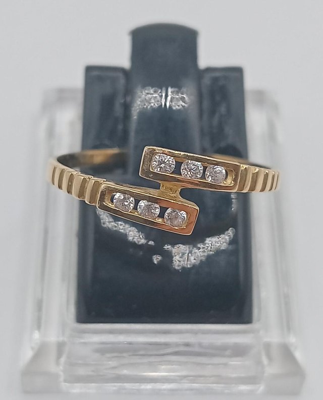 Anillo Circonitas de oro 18k, 1,14gr, Ref. O-414.