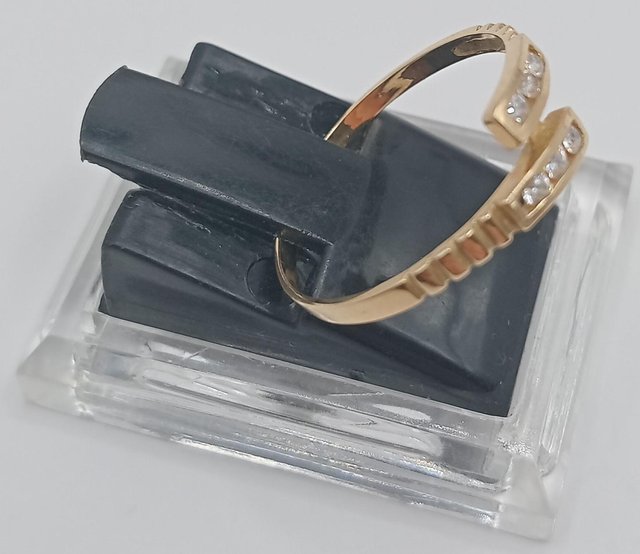 Anillo Circonitas de oro 18k, 1,14gr, Ref. O-414.