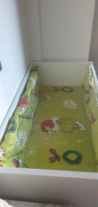 Cuna bebé blanca con cajones