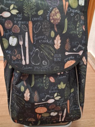 Carrito de compra con estampado de verduras