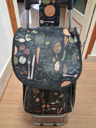 Carrito de compra con estampado de verduras