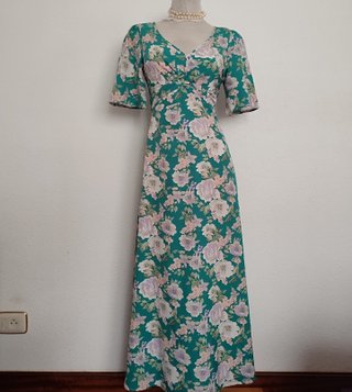 Vestido largo estampado floral. Local. Talla M