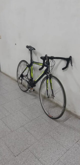 Bici da strada Merida Carbono