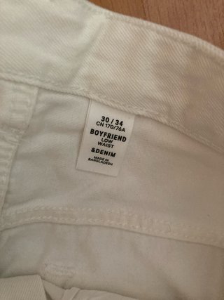 Pantalón vaquero blanco roto