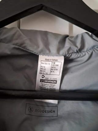 Abrigo Decathlon Talla XL Verde
