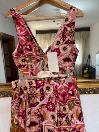 Conjunto Zara Top y Falda Estampada