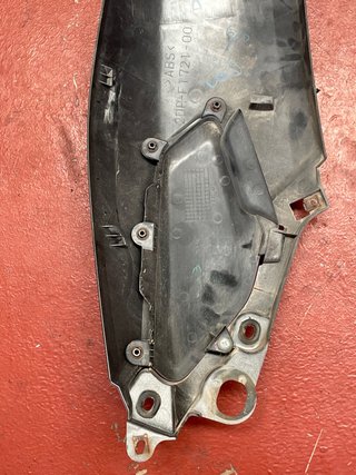 Lateral Derecho NMAX 125 2017