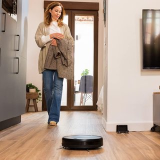 - Cecotec robot aspirador con fregado y autonomí