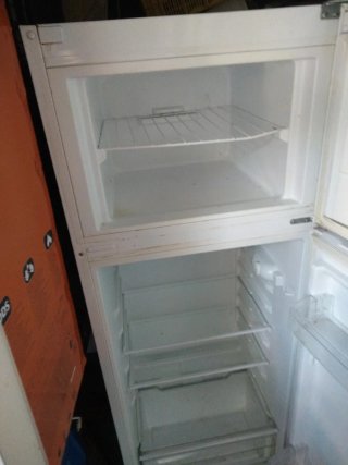 Lavavajillas Indesit y Nevera