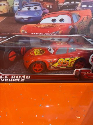 Camión y coche de metal +coche teledirigido Cars
