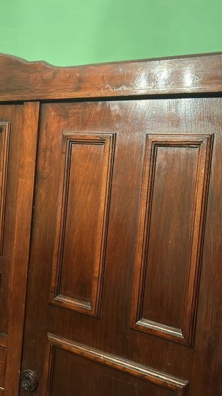 Armario vintage madera puertas y cajones