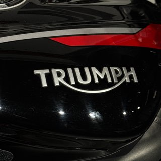 TRIUMPH STREET TRIPLE R